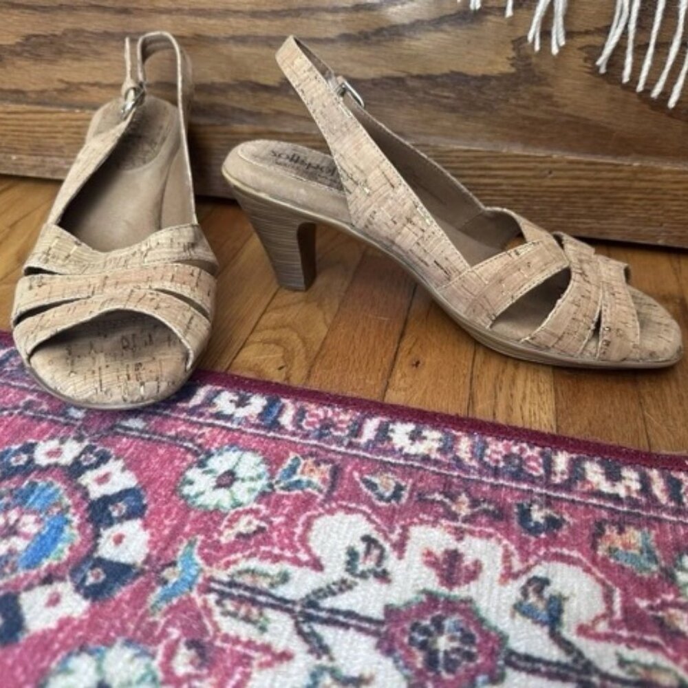 Softspots Women's Beige Cork Slingback Heeled Sandal Accented Gold Flecks - 8M